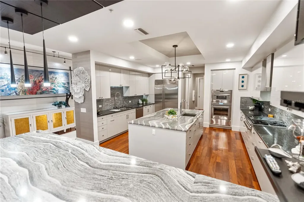 540 N Tamiami Trail Sarasota FL 34236