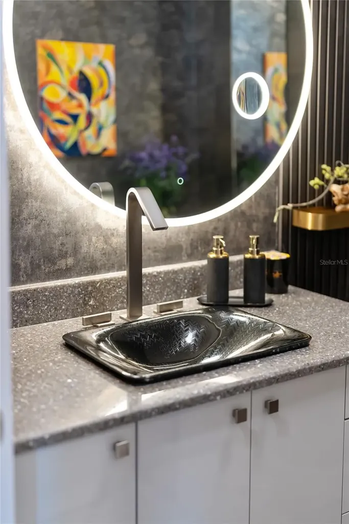 540 N Tamiami Trail Sarasota FL 34236