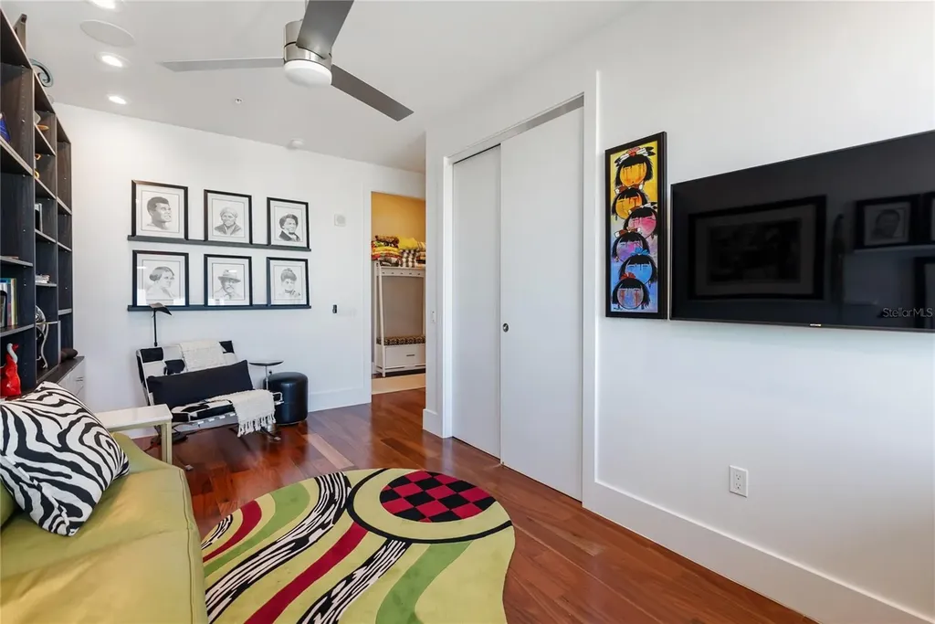 540 N Tamiami Trail Sarasota FL 34236