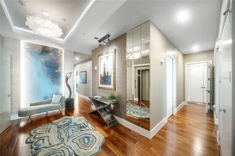 540 N Tamiami Trail Sarasota FL 34236