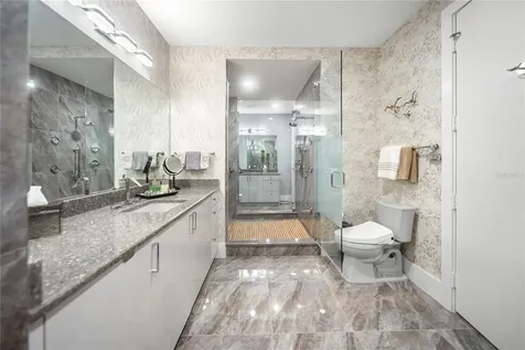 540 N Tamiami Trail Sarasota FL 34236