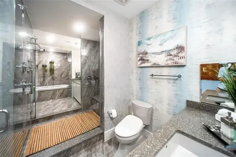 540 N Tamiami Trail Sarasota FL 34236