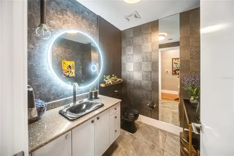 540 N Tamiami Trail Sarasota FL 34236