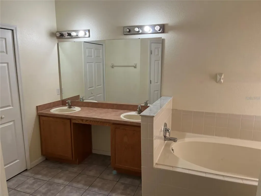 323 Weatherby Place Haines City FL 33844