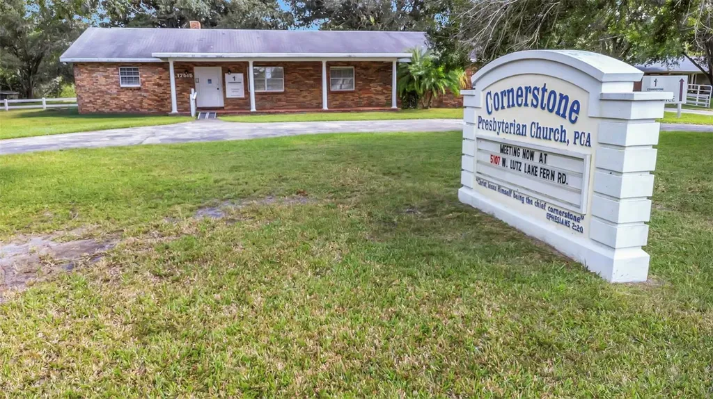 17515 Lakeshore Road Lutz FL 33558