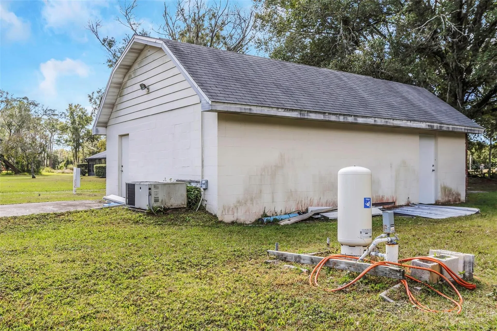 17515 Lakeshore Road Lutz FL 33558