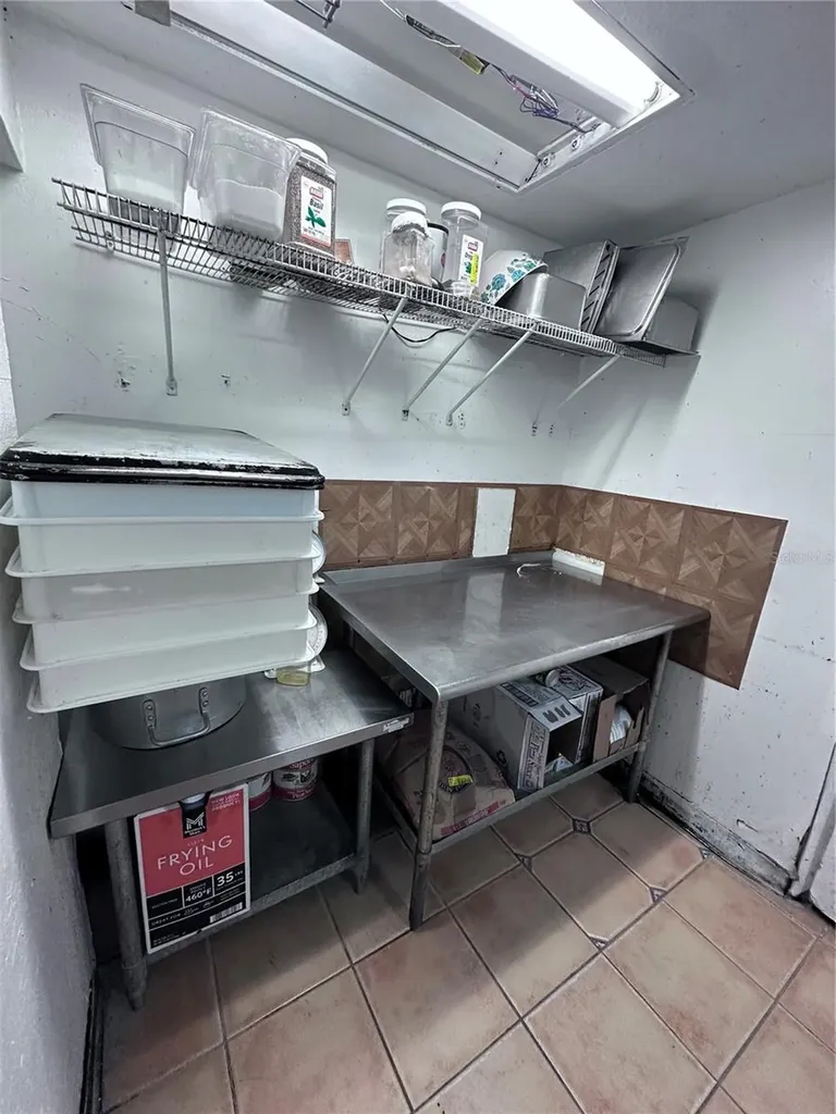 9852 E Colonial Drive Orlando FL 32817