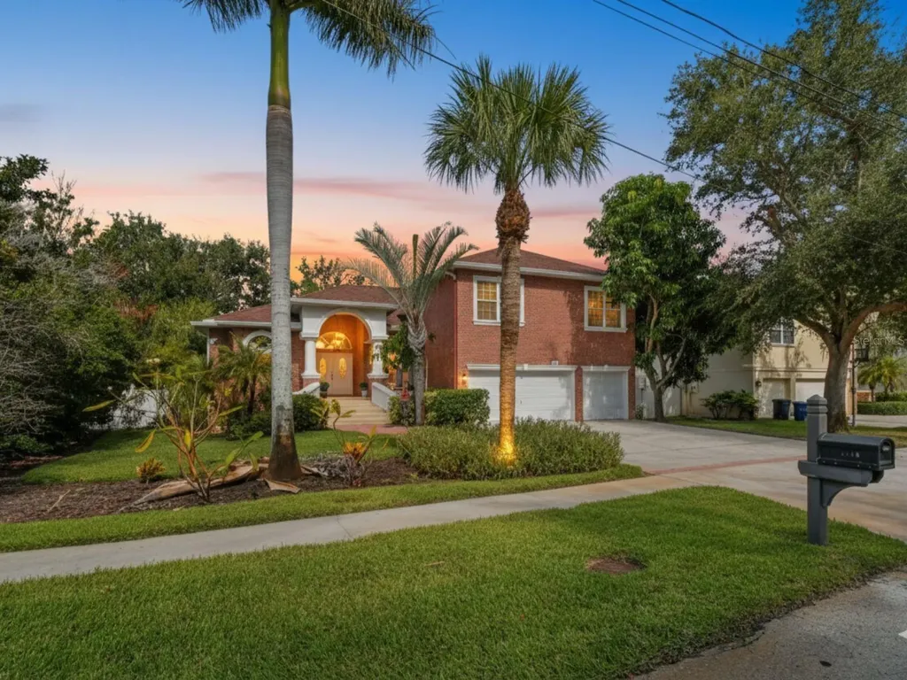 1218 Castle Terrace Tarpon Springs FL 34689