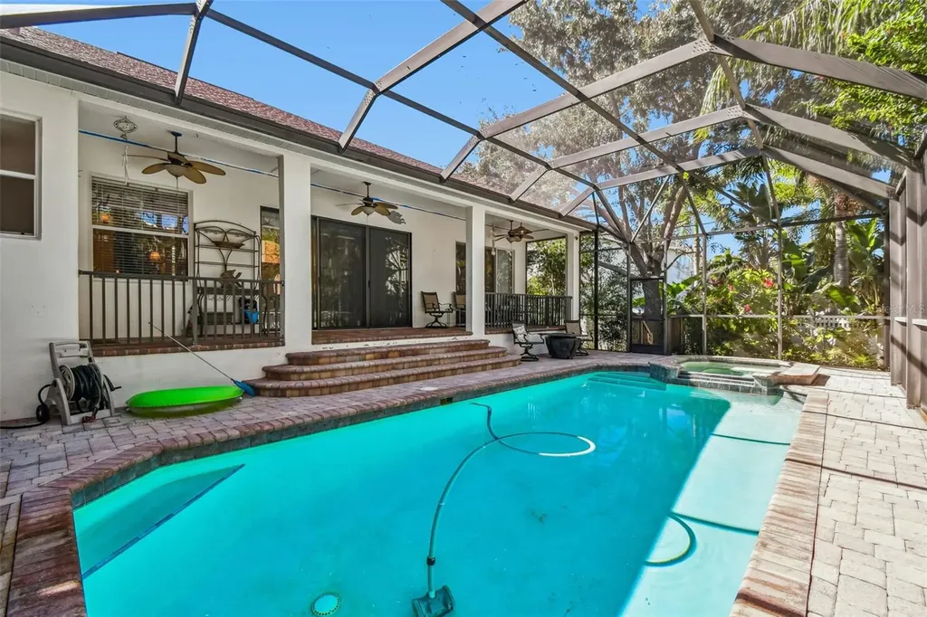 1218 Castle Terrace Tarpon Springs FL 34689