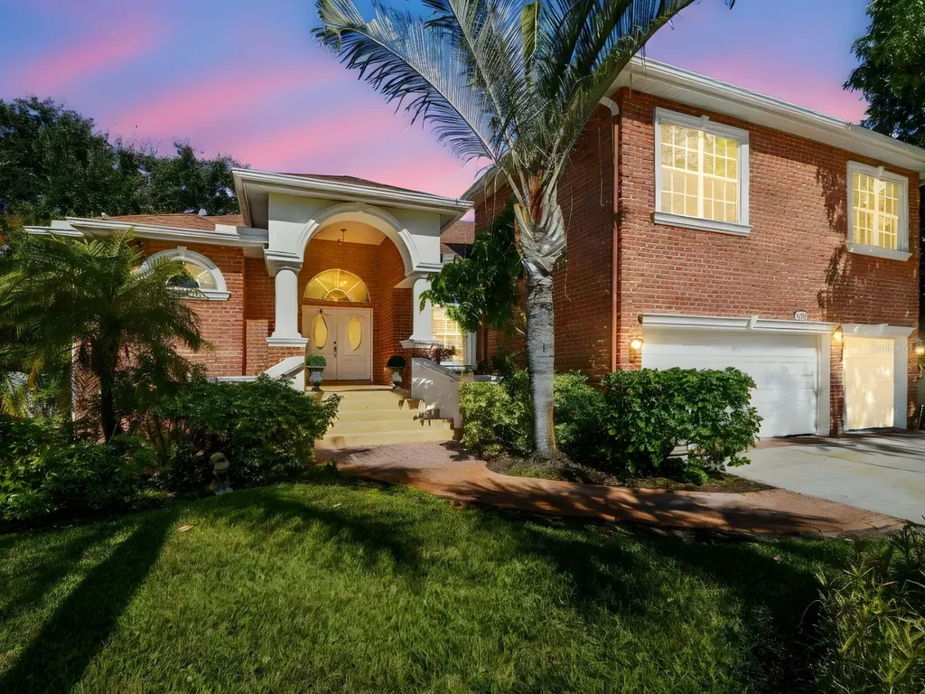 1218 Castle Terrace Tarpon Springs FL 34689