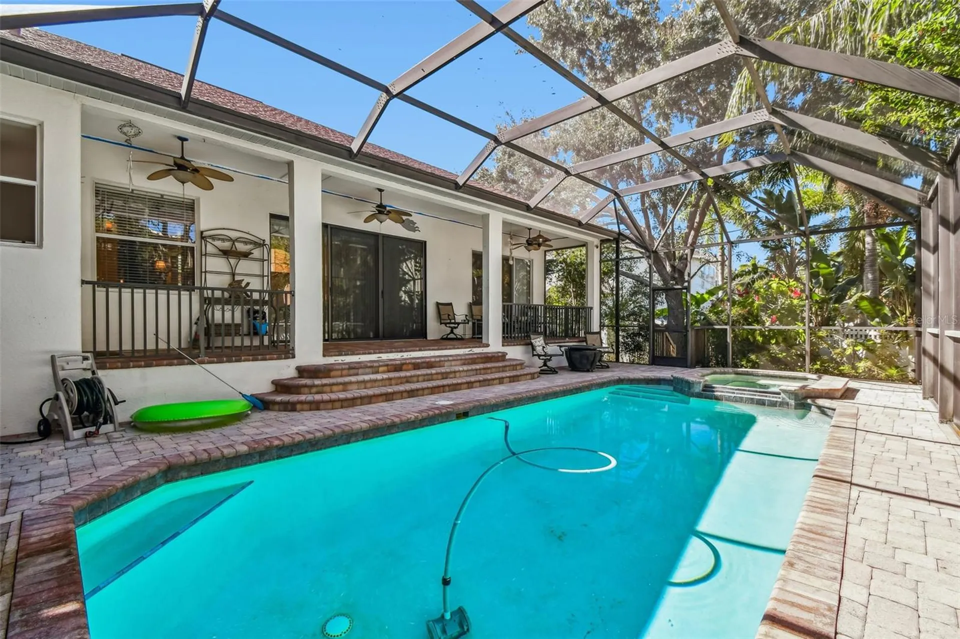 1218 Castle Terrace Tarpon Springs FL 34689