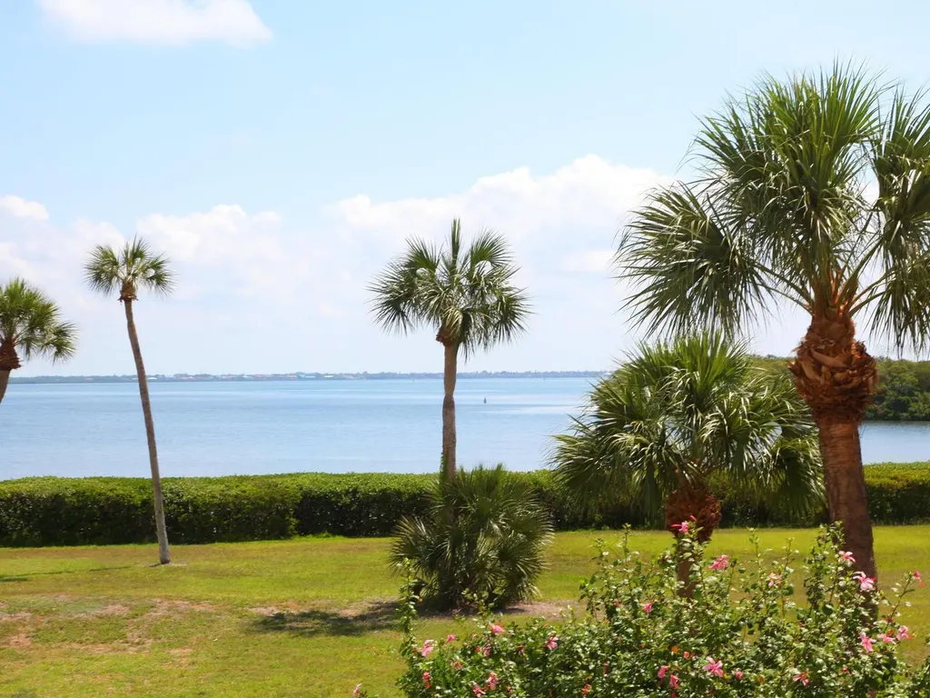 4900 Gulf Of Mexico Drive Longboat Key FL 34228