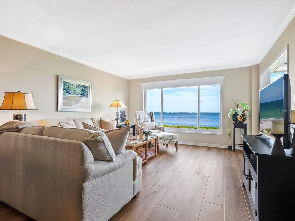 4900 Gulf Of Mexico Drive Longboat Key FL 34228