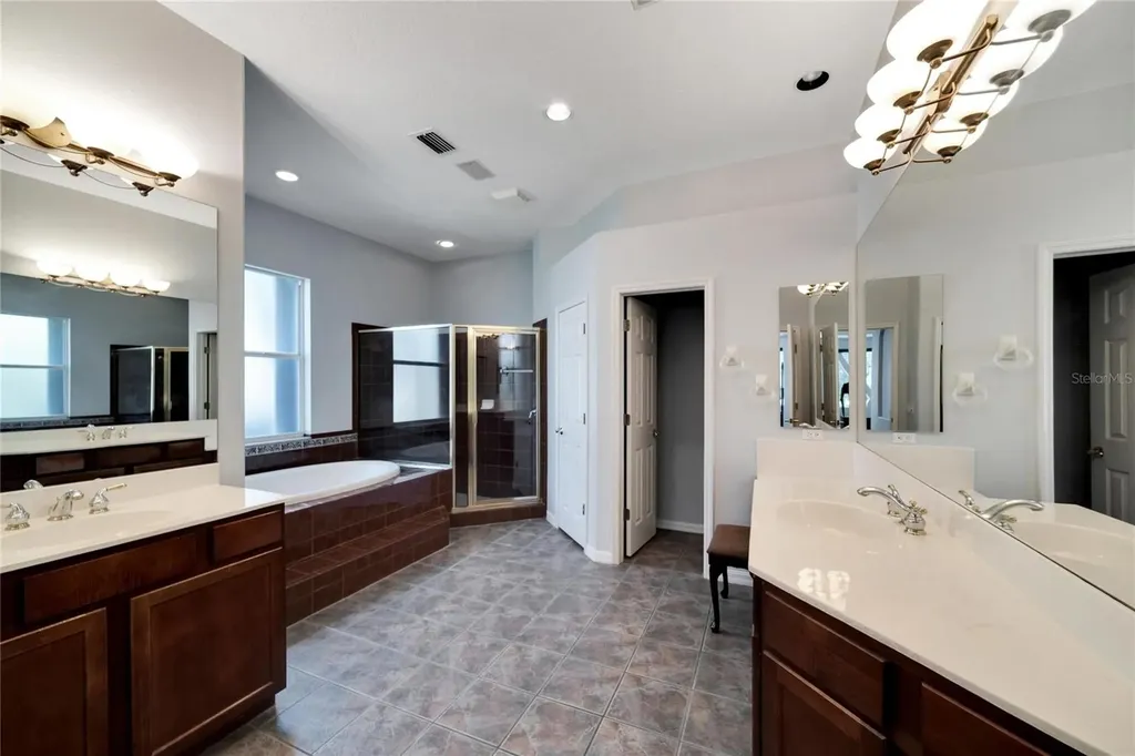 17904 Cachet Isle Drive Tampa FL 33647