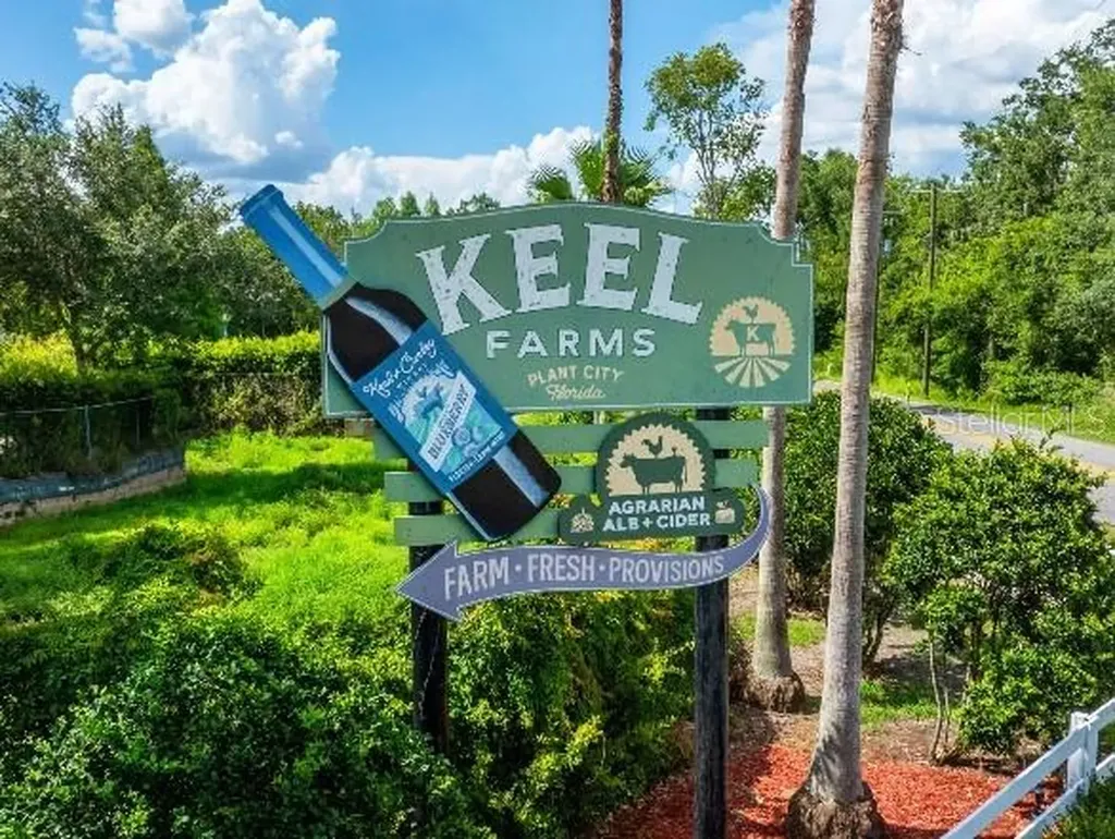 857 Hawthorne Berry Road Lakeland FL 33810