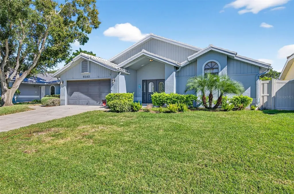 5282 White Sand Circle NE St Petersburg FL 33703