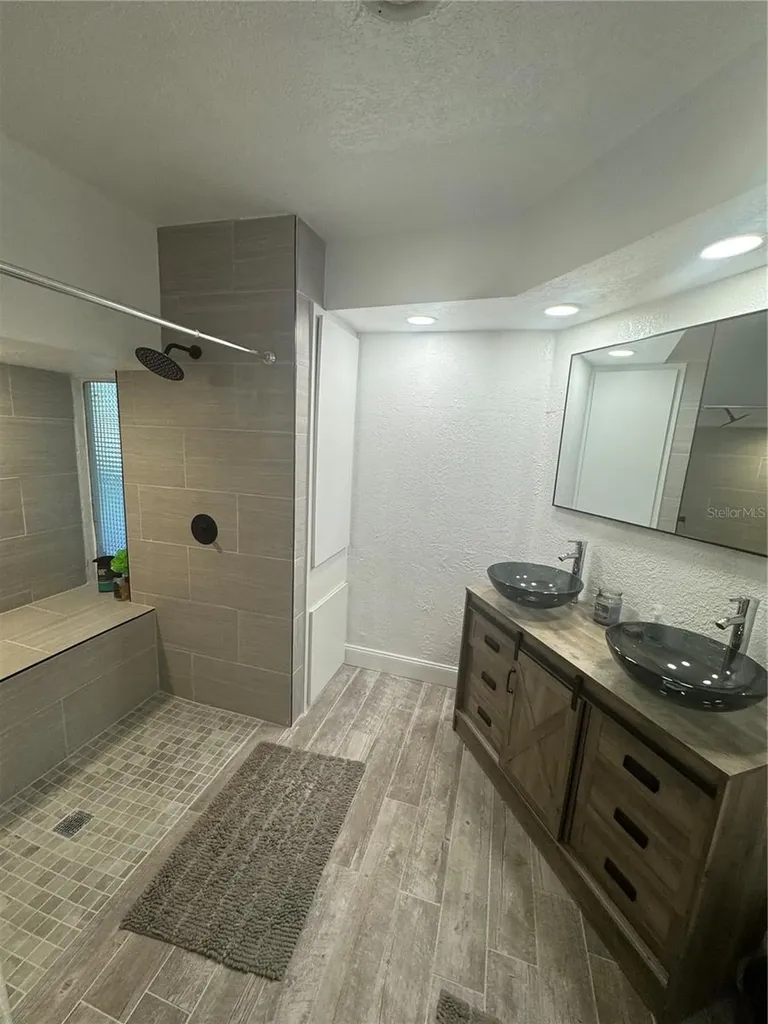 1204 Eckles Drive Tampa FL 33612