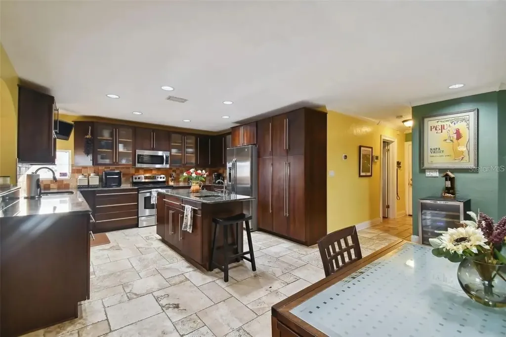 1204 Eckles Drive Tampa FL 33612