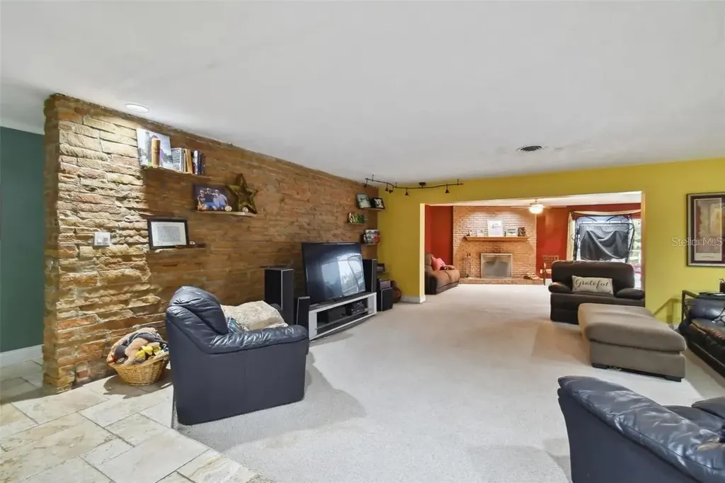 1204 Eckles Drive Tampa FL 33612