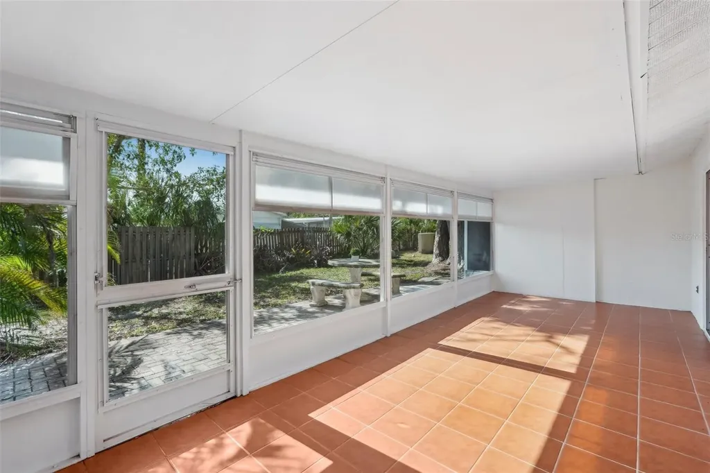 5382 Royal Palm Avenue Sarasota FL 34234