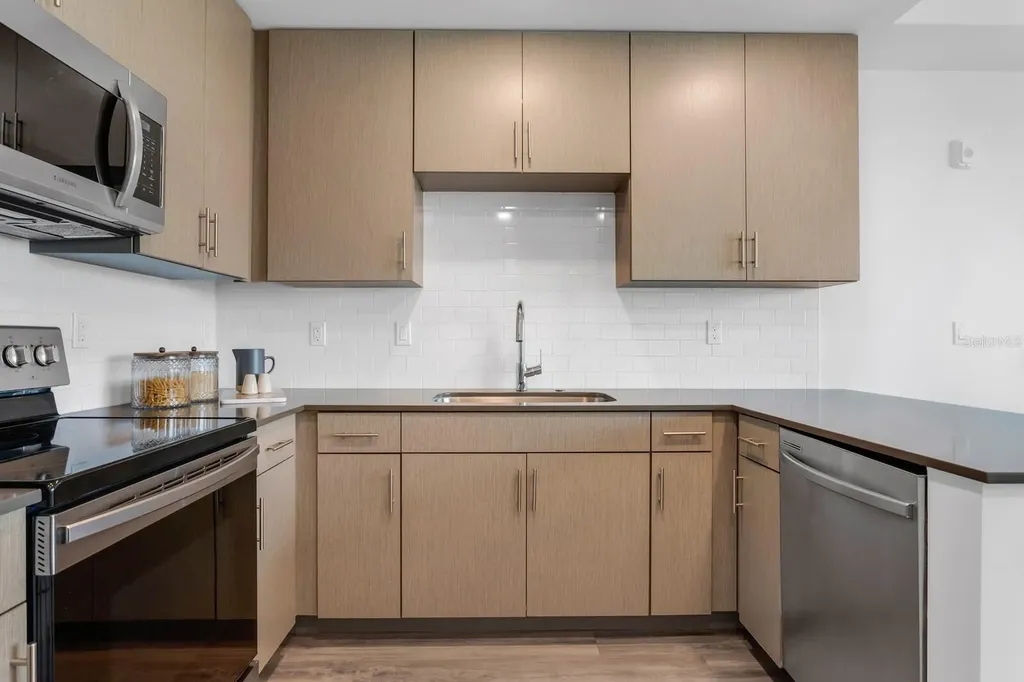 1709 N Tamiami Trail Sarasota FL 34234