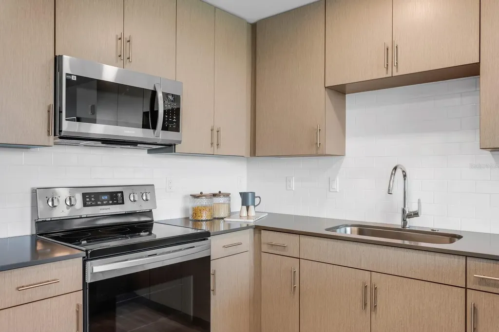 1709 N Tamiami Trail Sarasota FL 34234