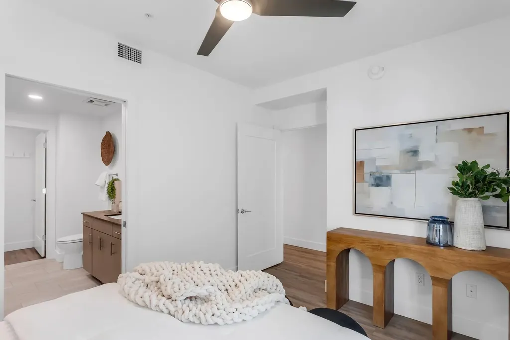 1709 N Tamiami Trail Sarasota FL 34234