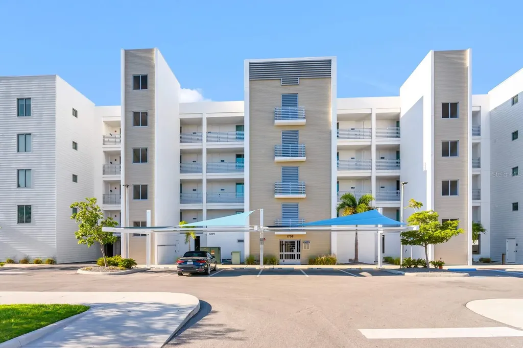 1709 N Tamiami Trail Sarasota FL 34234