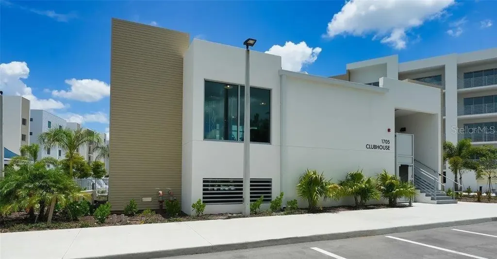 1709 N Tamiami Trail Sarasota FL 34234