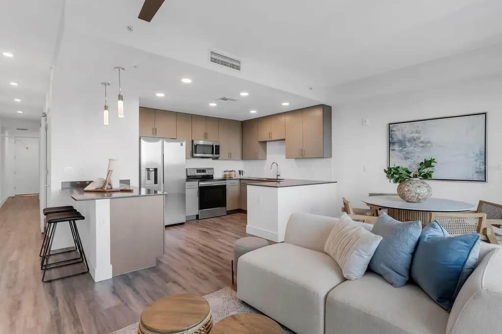 1709 N Tamiami Trail Sarasota FL 34234