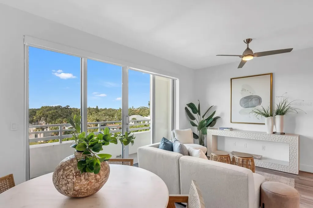 1709 N Tamiami Trail Sarasota FL 34234