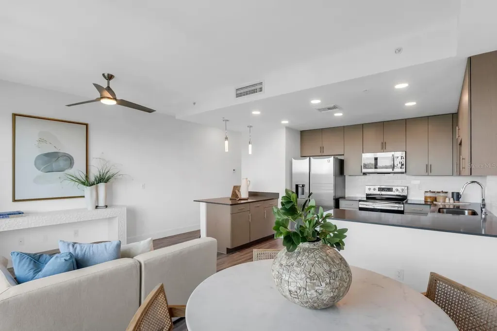 1709 N Tamiami Trail Sarasota FL 34234