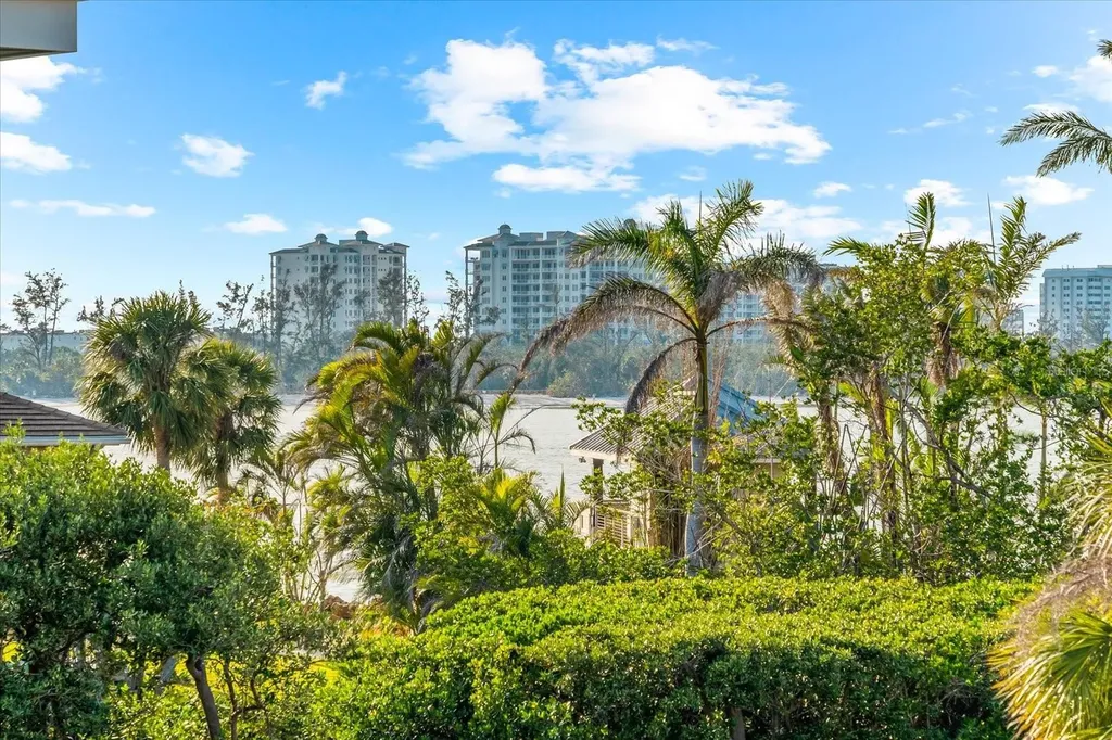 116 Garden Lane Sarasota FL 34242