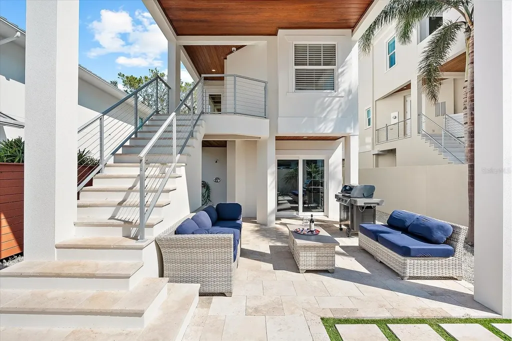 116 Garden Lane Sarasota FL 34242