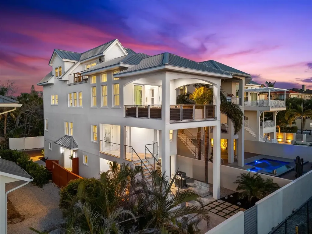 116 Garden Lane Sarasota FL 34242