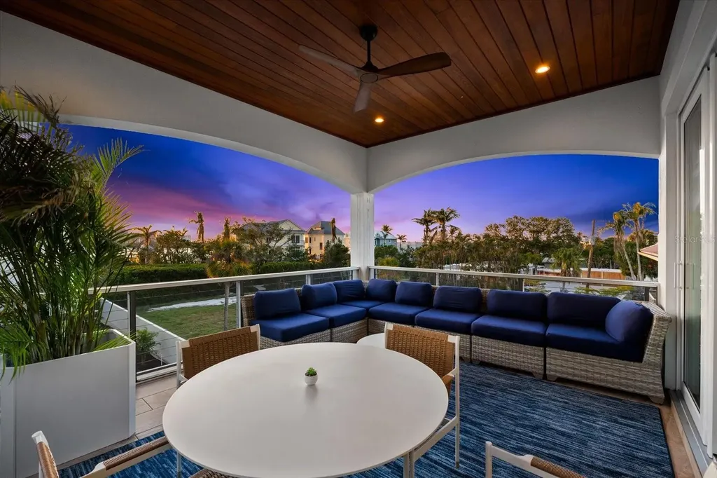 116 Garden Lane Sarasota FL 34242