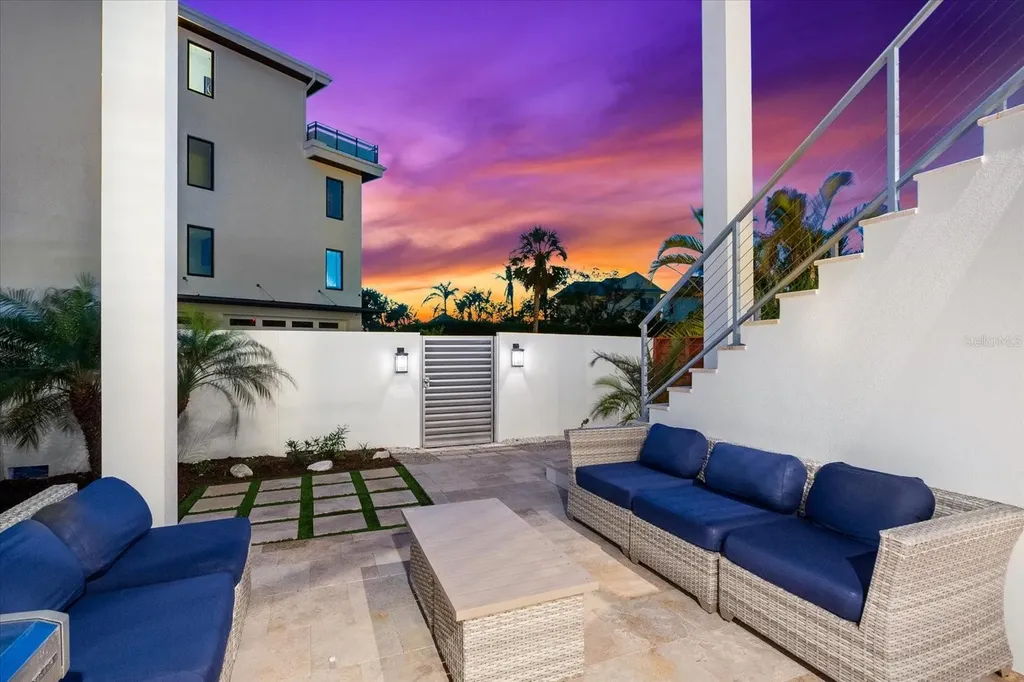 116 Garden Lane Sarasota FL 34242