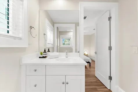 116 Garden Lane Sarasota FL 34242