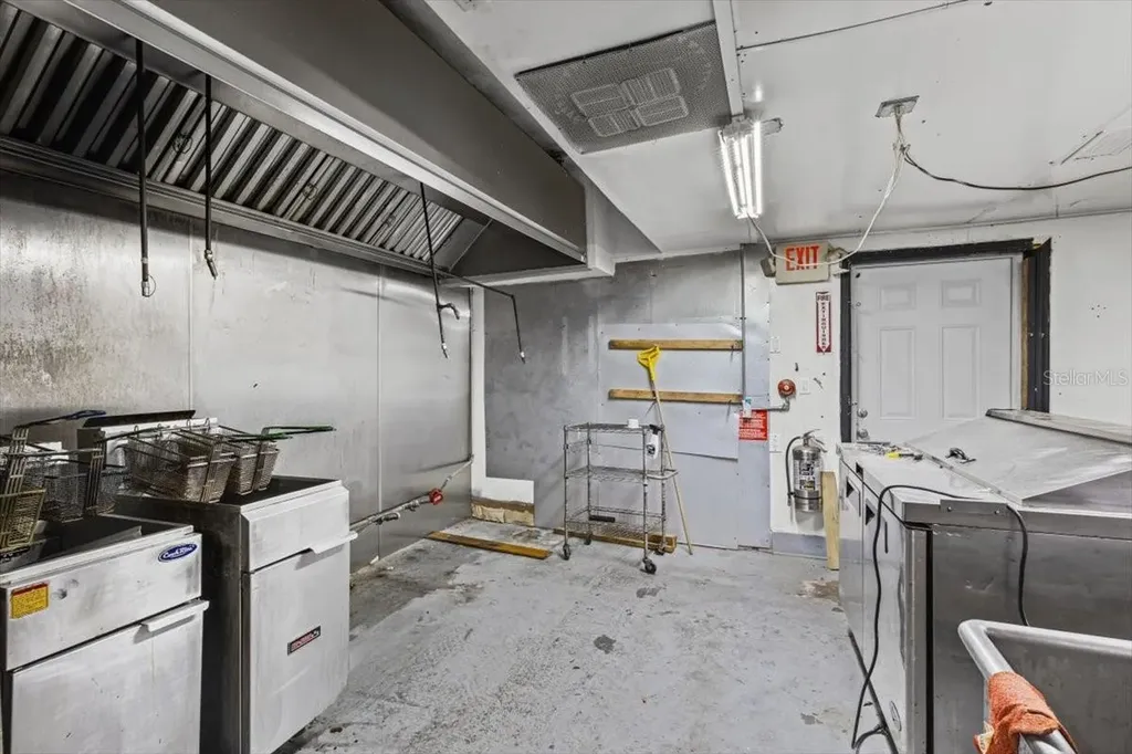 17751 NW Us Highway 19 Trenton FL 32693