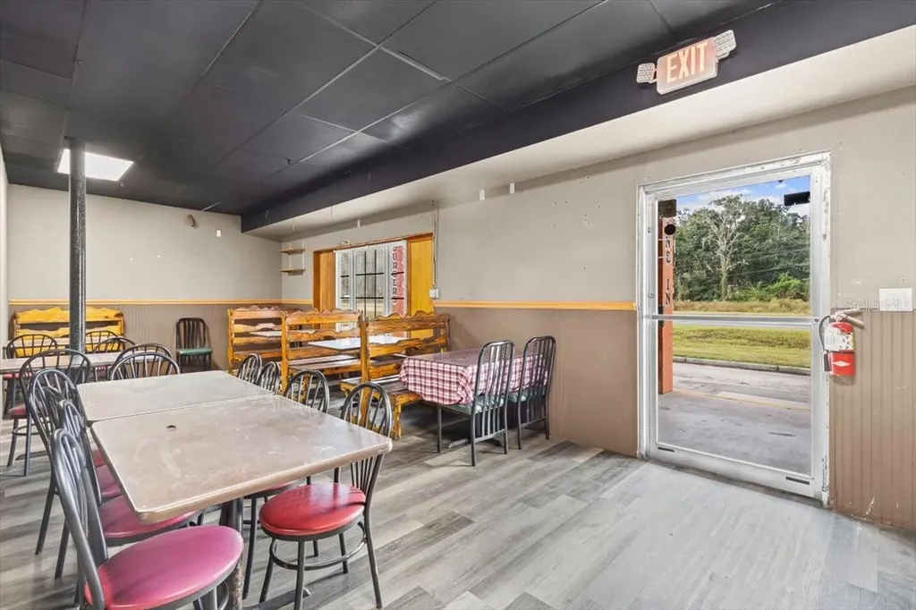 17751 NW Us Highway 19 Trenton FL 32693