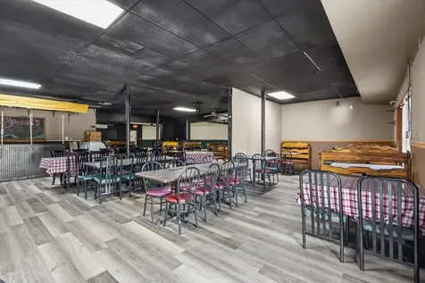 17751 NW Us Highway 19 Trenton FL 32693