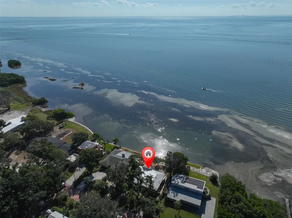 2158 Blossom Way S St Petersburg FL 33712