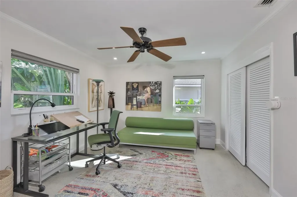 2158 Blossom Way S St Petersburg FL 33712