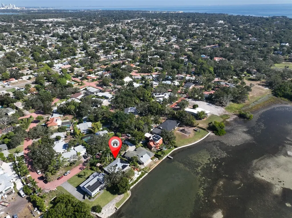 2158 Blossom Way S St Petersburg FL 33712