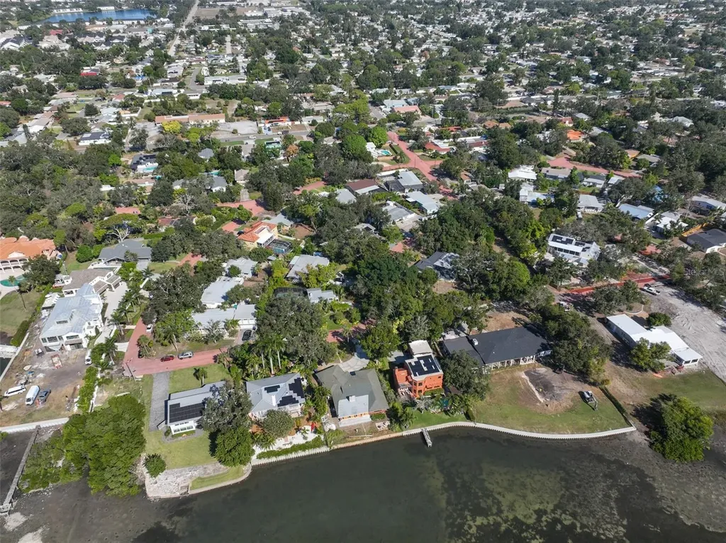 2158 Blossom Way S St Petersburg FL 33712