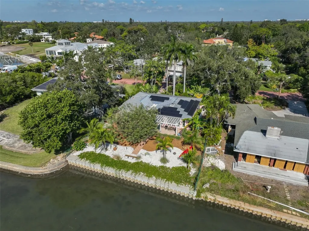 2158 Blossom Way S St Petersburg FL 33712