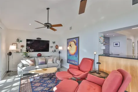 2158 Blossom Way S St Petersburg FL 33712