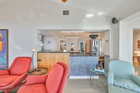 2158 Blossom Way S St Petersburg FL 33712