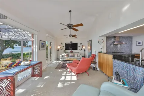 2158 Blossom Way S St Petersburg FL 33712