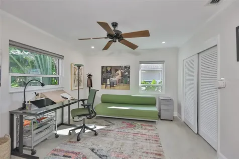 2158 Blossom Way S St Petersburg FL 33712